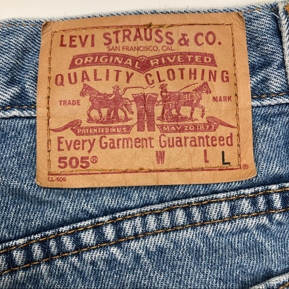 Vintage 505 Levi’s Cutoff Jean Shorts Sz 9 - Picture 3 of 14